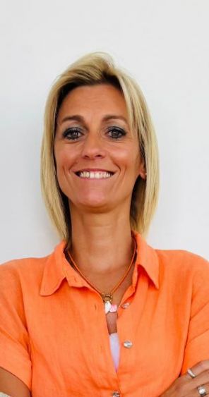 C&aacute;tia Sofia Santos Oliveira